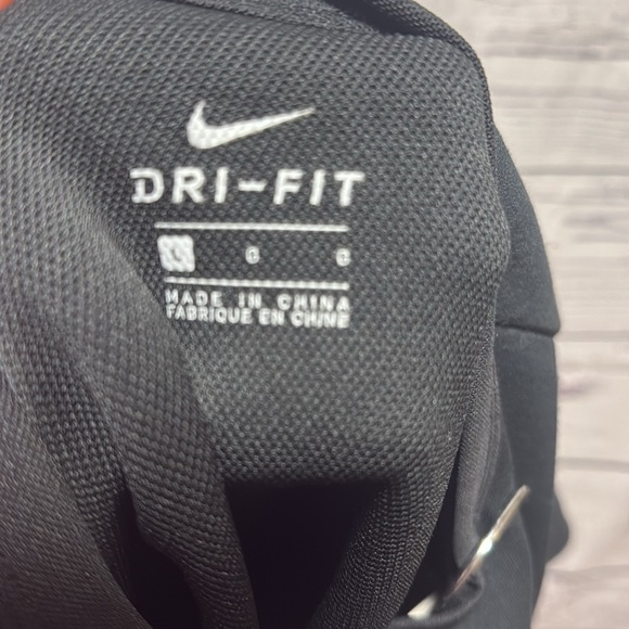 Nike active wear top - Picture 5 of 5